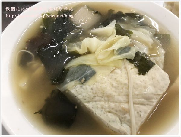 不一樣的臭豆腐 外酥內嫩滿滿椒塩超級歐伊細 一派胡塩酵素臭豆腐丹尼大同店 台南中西區 06 行動貓